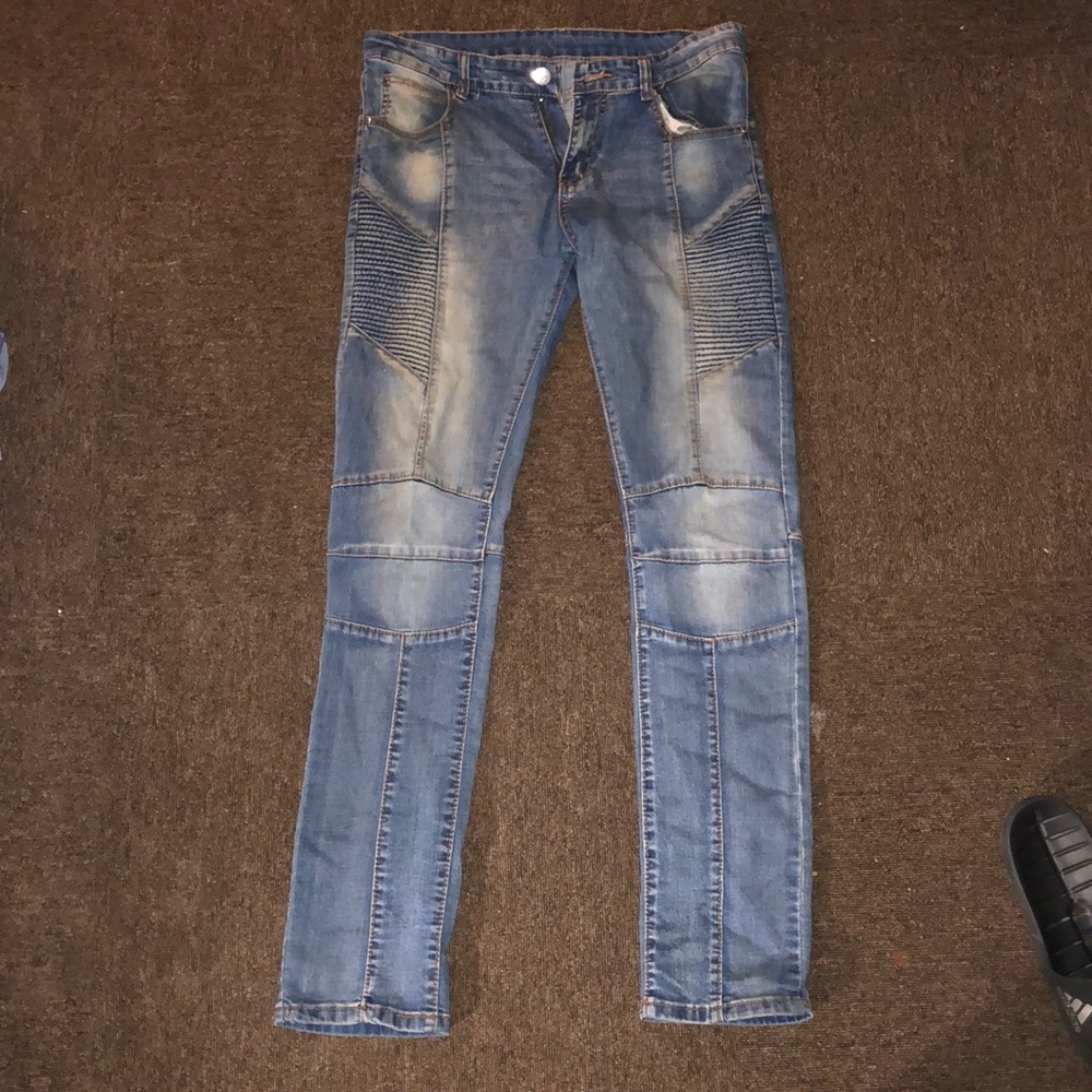 faded blue skinny jeans